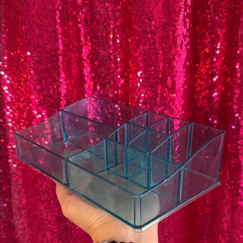 Clear Acrylic Organizer - Picture 2 of 3
